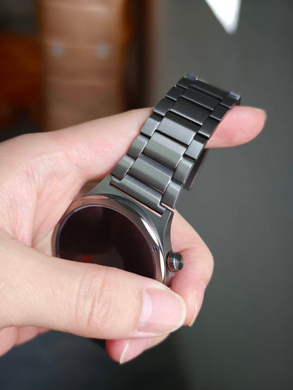 Titanium gray bracelet band side view on OPPO Watch X3