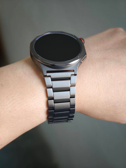OPPO Watch X3 titanium bracelet band worn on wrist
